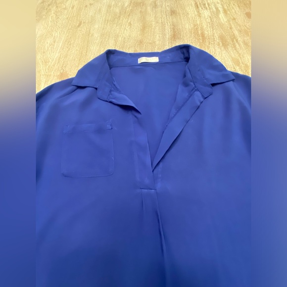 Ladies ๐ฏ percent cotton lightweight flowy blouse with little pocket - Picture 1 of 12